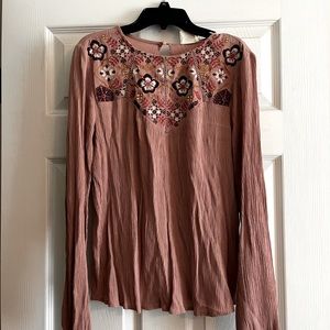 Franchise’s Embroidered long sleeve top